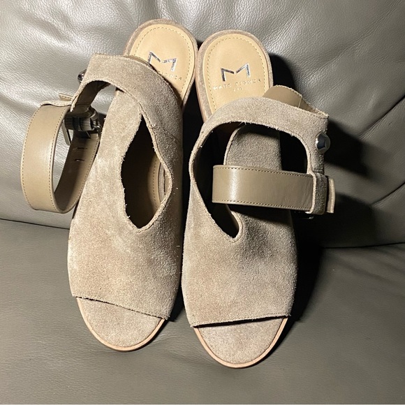 Marc Fisher Vashi Ankle Strap Sandals with Chunky Stacked Heel, Size 7.5 - Picture 3 of 10